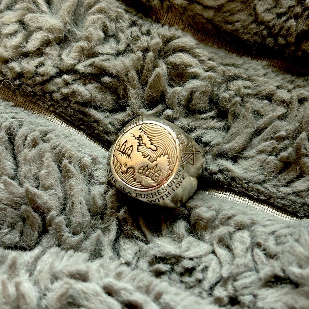 Digby and Iona Whitman Signet Ring - Picture 5 of 7